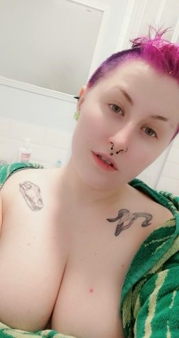 Fresh Out Of The Shower, No Elf Make Up This Time ?