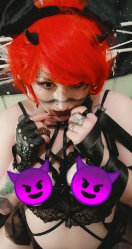 Let’s Play A Game Of Who Wants To See The Full Pic Of This Lil Goth Devil 😈